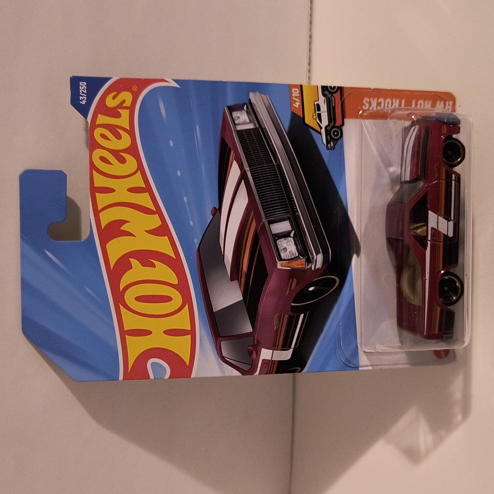 D2 Hot Wheels 80  Chevy El Camino with shipping protector bad card